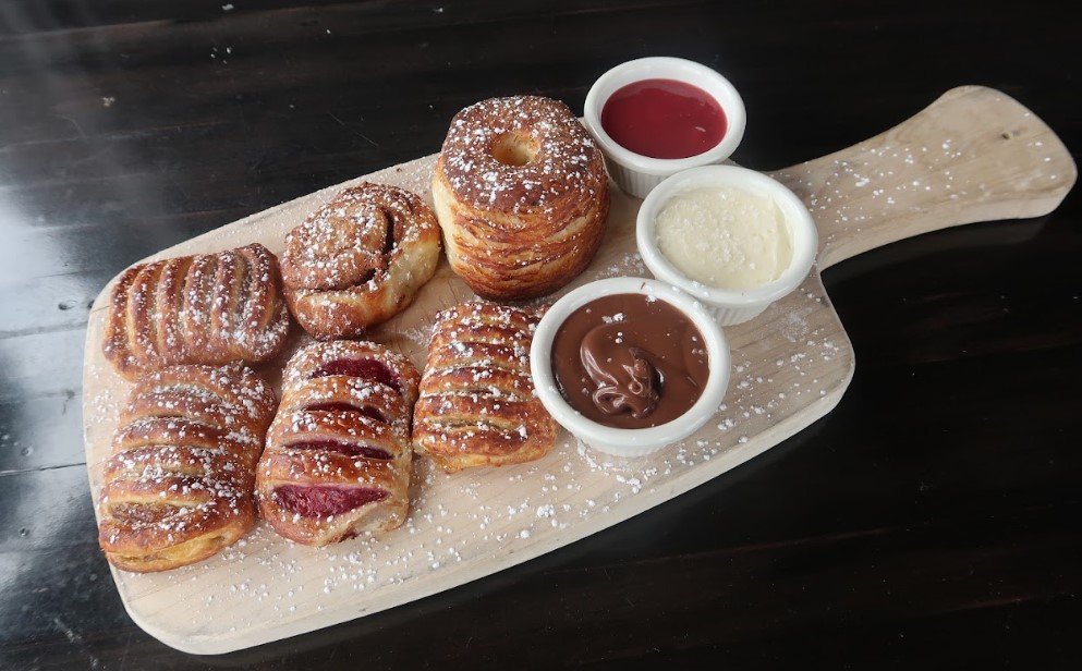 PASTRY BOARD